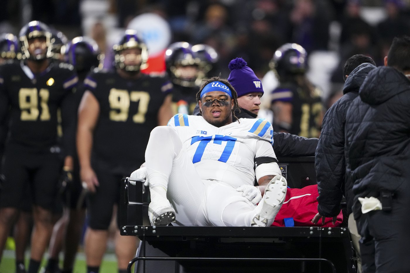 Desmond Williams Jr., Jonah Coleman lead Washington past UCLA 31-19 for bowl eligibility | iNFOnews.ca