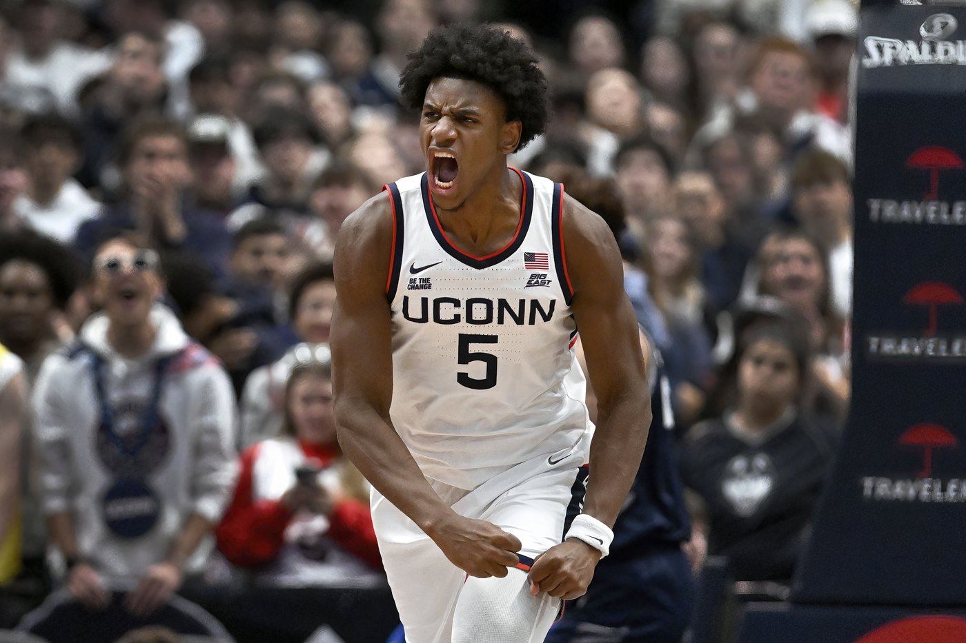 Alex Karaban has 17 points as No. 3 UConn overcomes sluggish start to roll past New Hampshire 92-53 | iNFOnews.ca