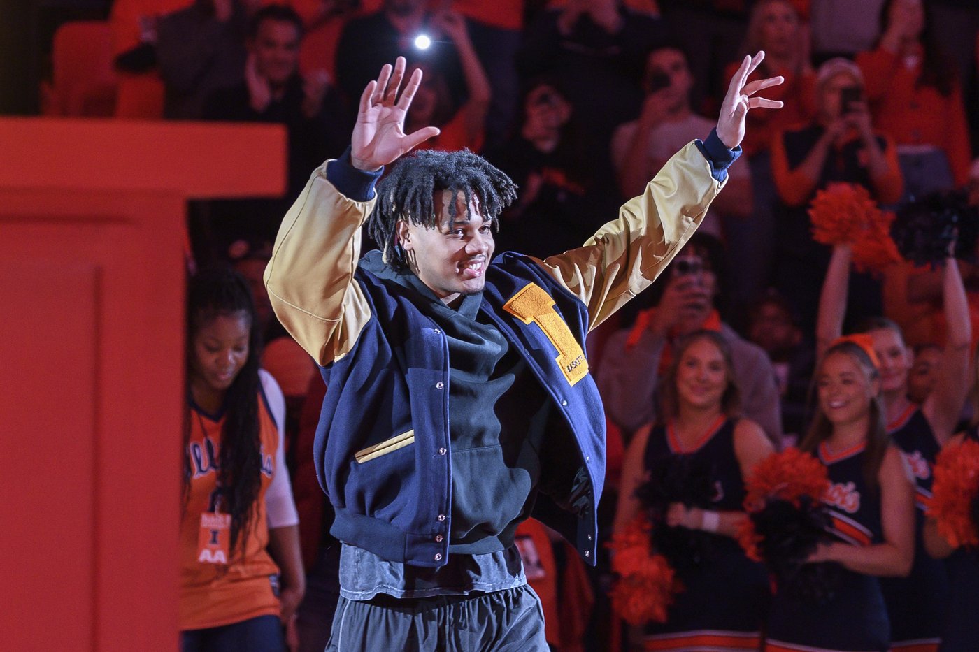 Ex-Illinois star Terrence Shannon Jr. promotes T-shirt for charity poking fun at ceremony mishap | iNFOnews.ca Ex-Illinois star Terrence Shannon Jr. promotes T-shirt for charity poking fun at ceremony mishap | iNFOnews.ca