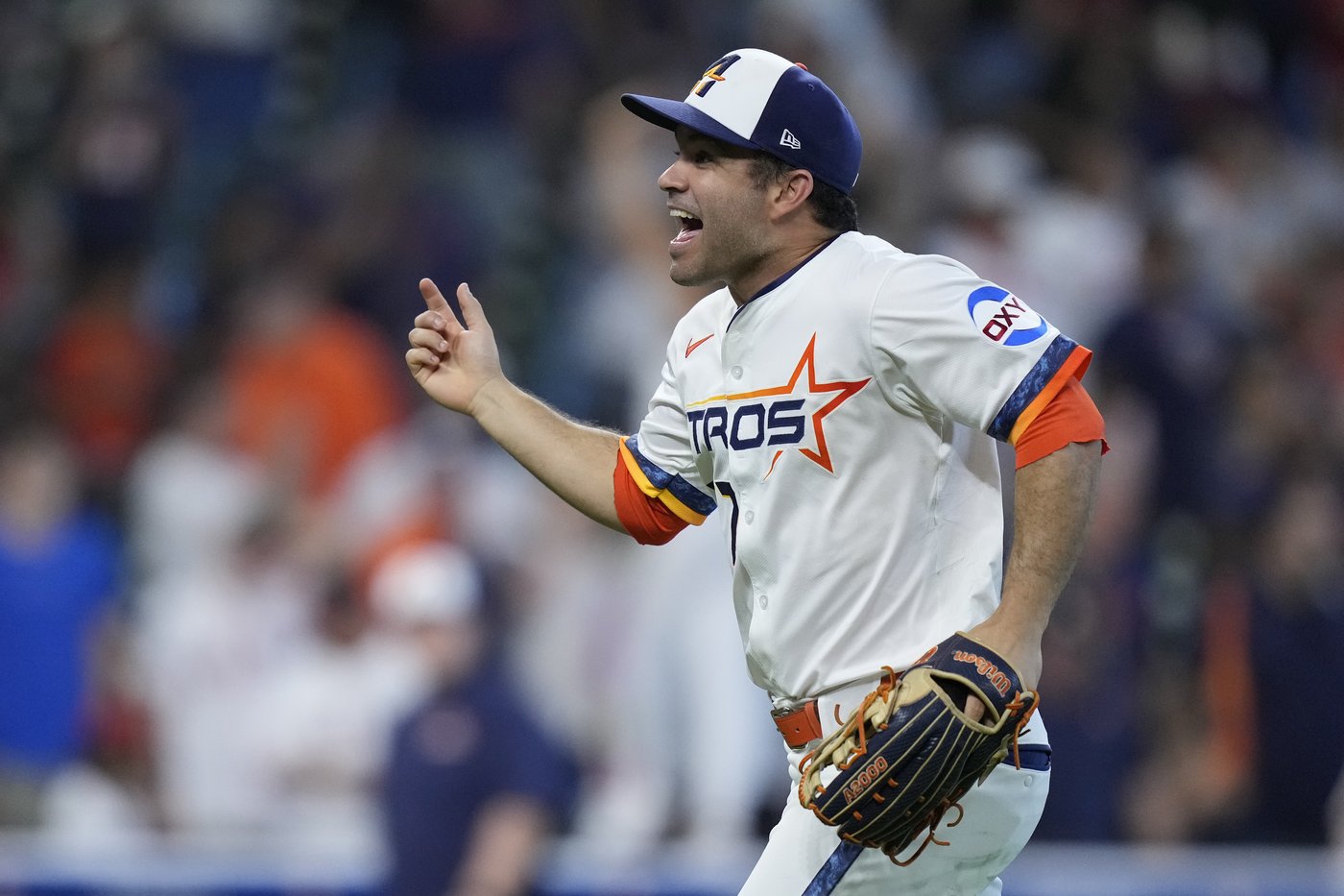 Astros star Jose Altuve asks out of leadoff spot to have more time to get ready to hit | iNFOnews.ca