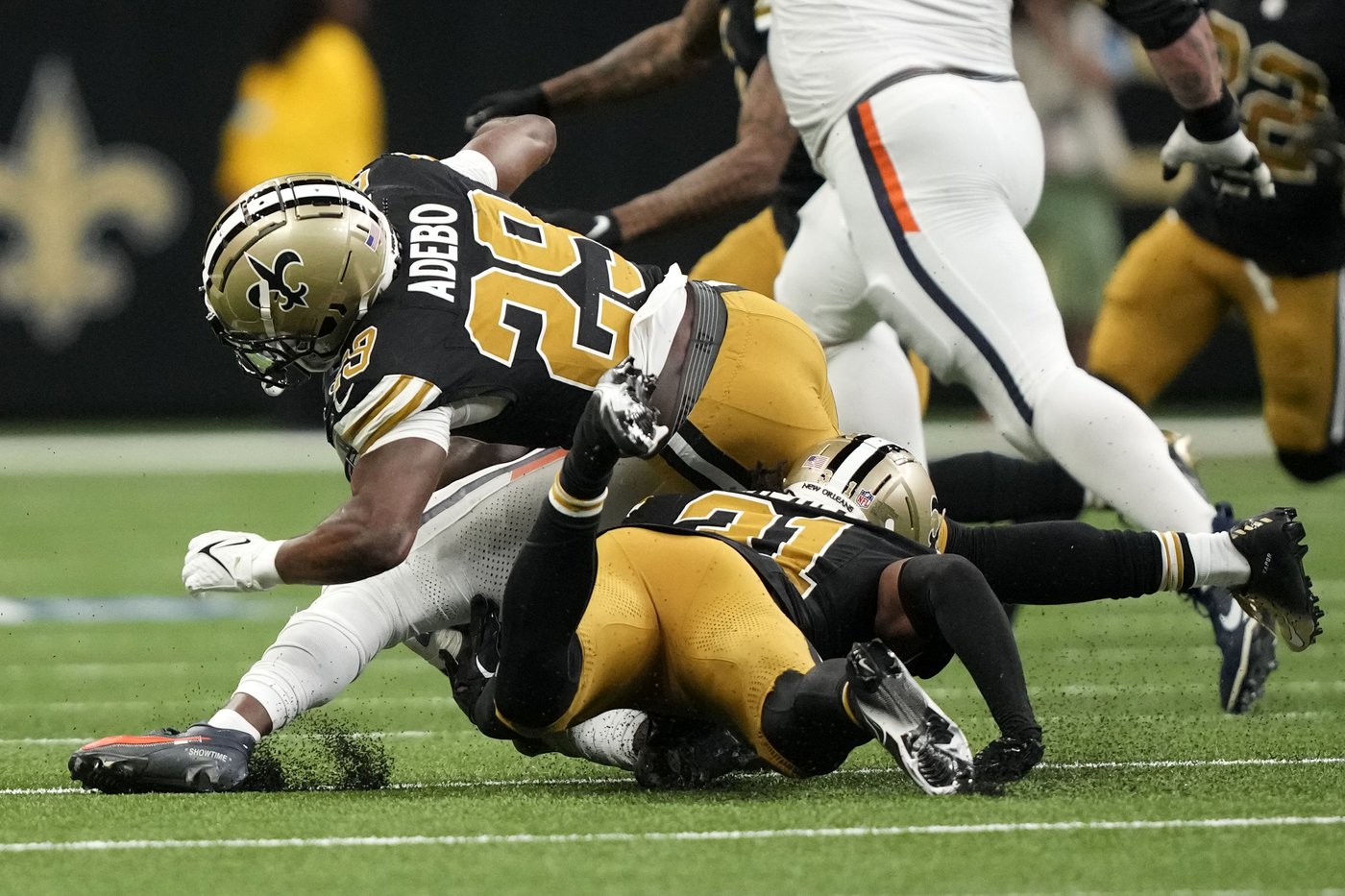 Saints cornerback Paulson Adebo breaks right femur in blowout loss to Broncos | iNFOnews.ca Saints cornerback Paulson Adebo breaks right femur in blowout loss to Broncos | iNFOnews.ca