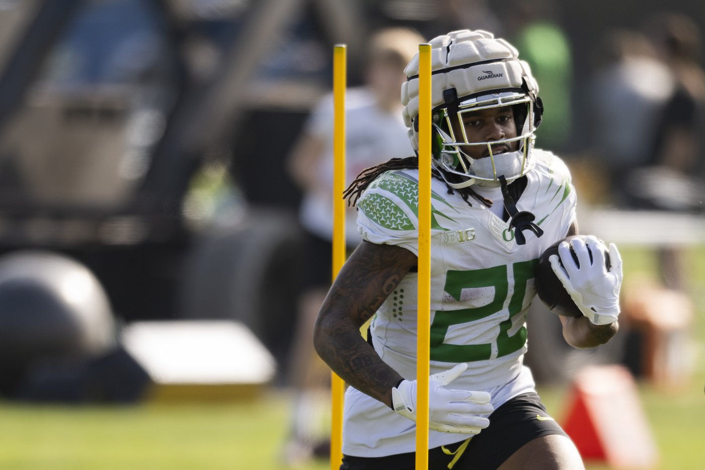 No. 1 Oregon faces Ohio State in Rose Bowl as Big Ten foes battle again for spot in CFP semifinals | iNFOnews.ca No. 1 Oregon faces Ohio State in Rose Bowl as Big Ten foes battle again for spot in CFP semifinals | iNFOnews.ca