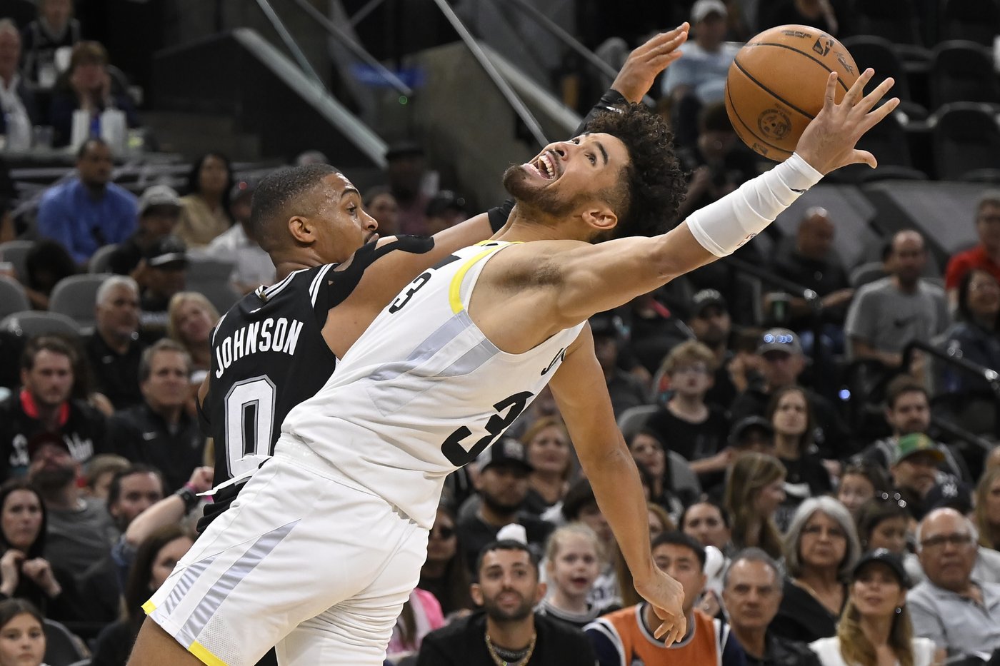 Jazz fend off Spurs 111-110 despite 24 points, 16 rebounds and 7 blocks from Wembanyama | iNFOnews.ca