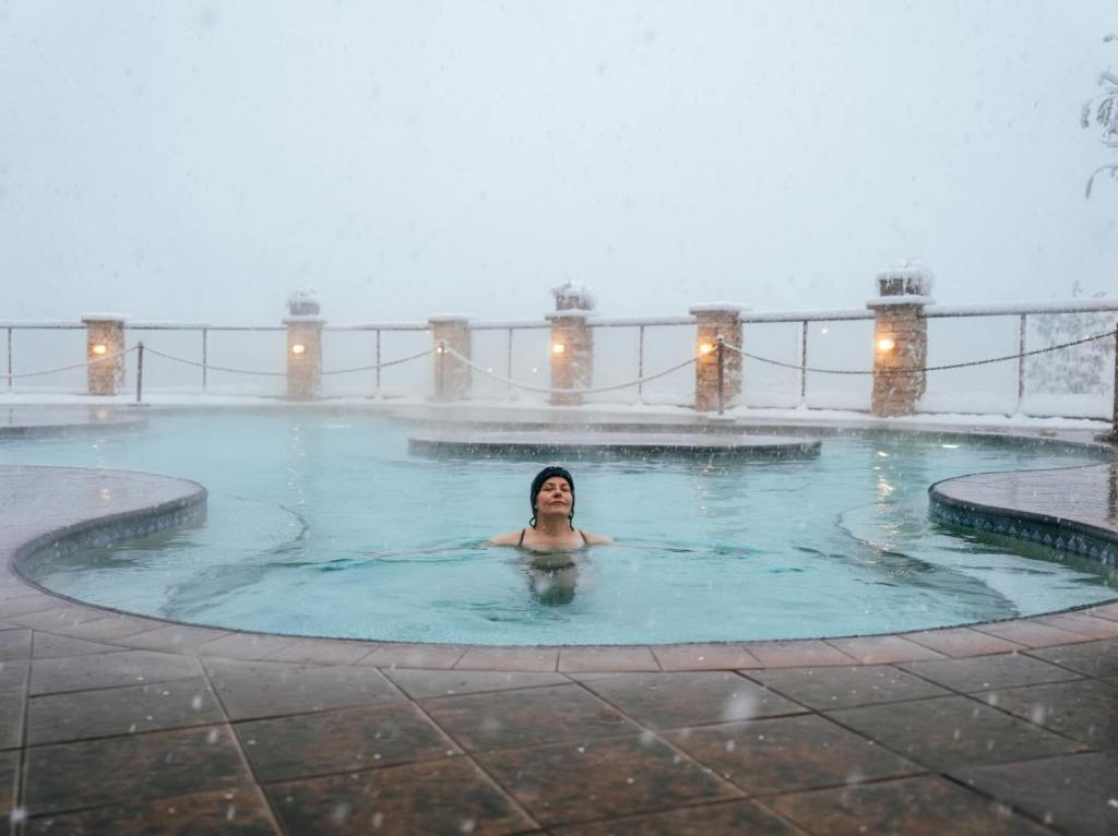 iN PHOTOS: Day trips to steamy hot springs from Kamloops, Kelowna   | iNwheels