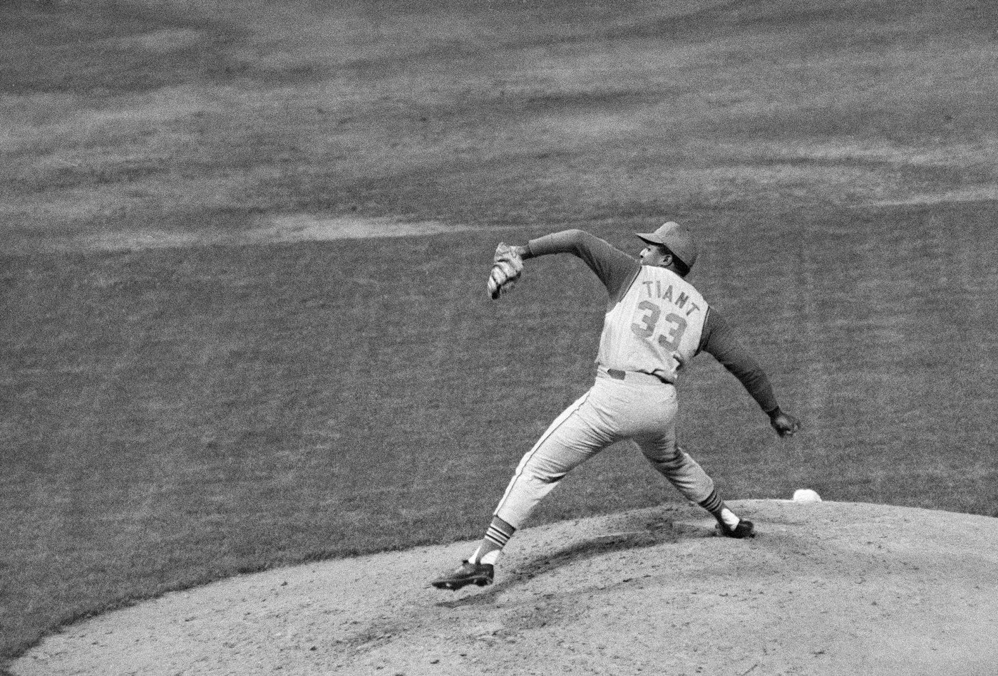Luis Tiant, the charismatic Cuban who pitched the Red Sox to the brink of a championship, dies at 83 | iNFOnews.ca Luis Tiant, the charismatic Cuban who pitched the Red Sox to the brink of a championship, dies at 83 | iNFOnews.ca