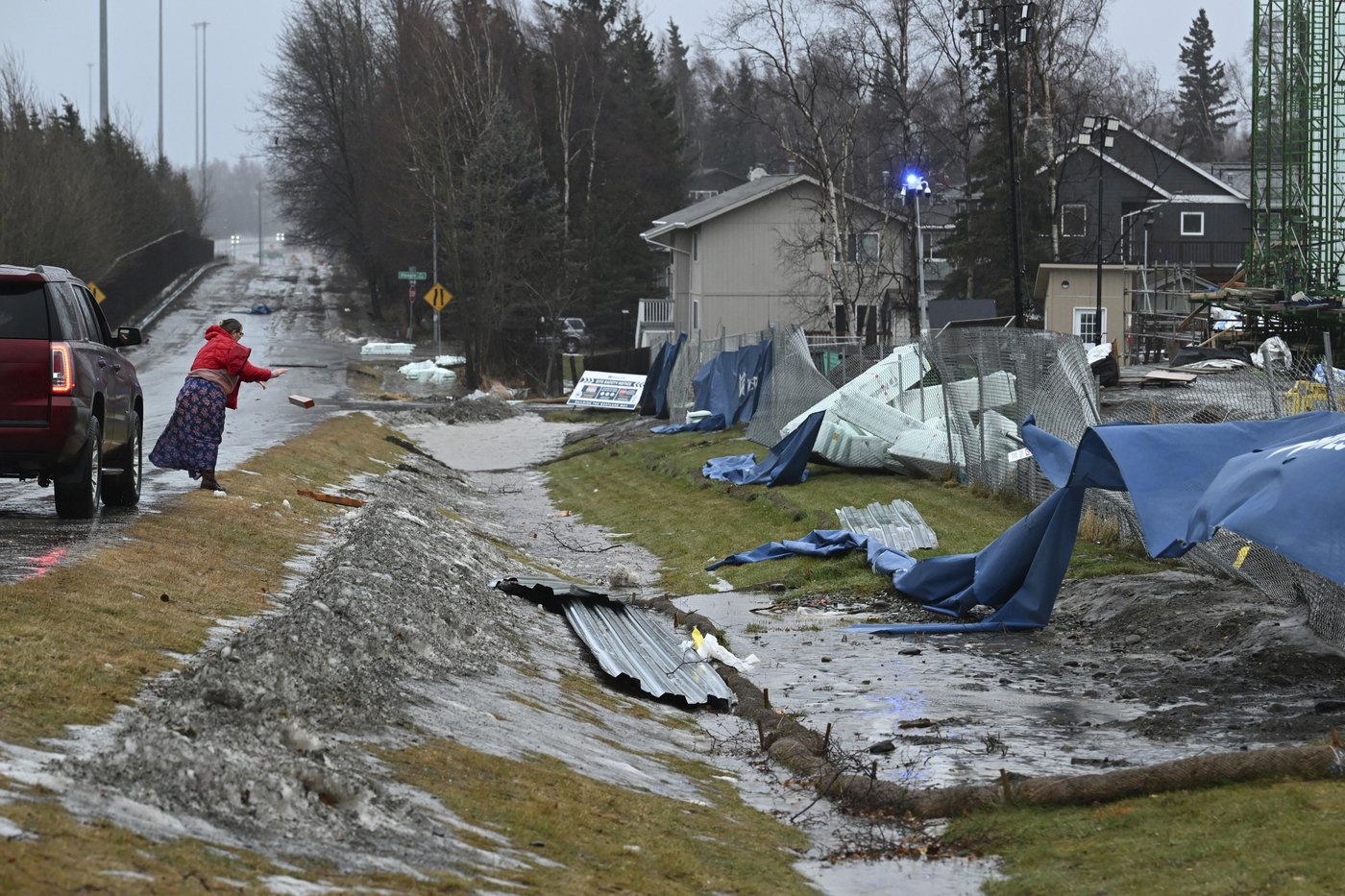 Hurricane-force winds cause widespread damage in Alaska's largest city | iNFOnews.ca Hurricane-force winds cause widespread damage in Alaska's largest city | iNFOnews.ca