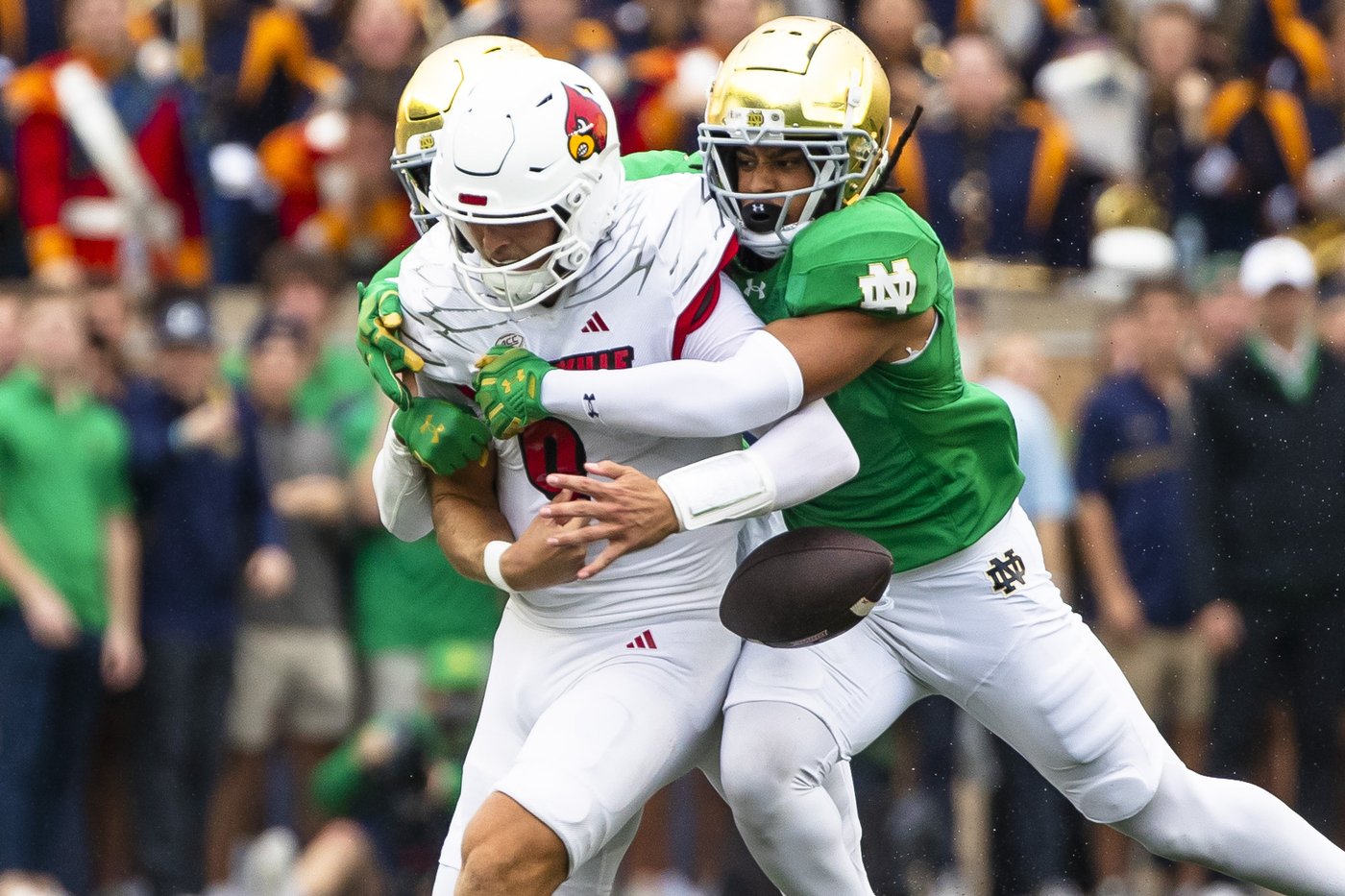 No. 16 Notre Dame holds off No. 15 Louisville comeback for 31-24 victory | iNFOnews.ca No. 16 Notre Dame holds off No. 15 Louisville comeback for 31-24 victory | iNFOnews.ca