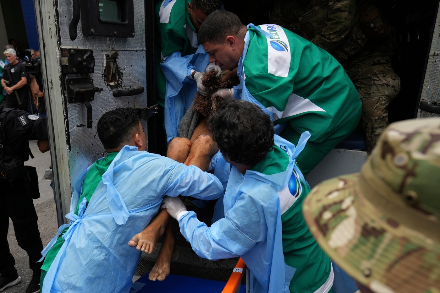 Huge Brazilian raid on Rio gang leaves at least 64 people dead and 81 under arrest | iNFOnews.ca Huge Brazilian raid on Rio gang leaves at least 64 people dead and 81 under arrest | iNFOnews.ca