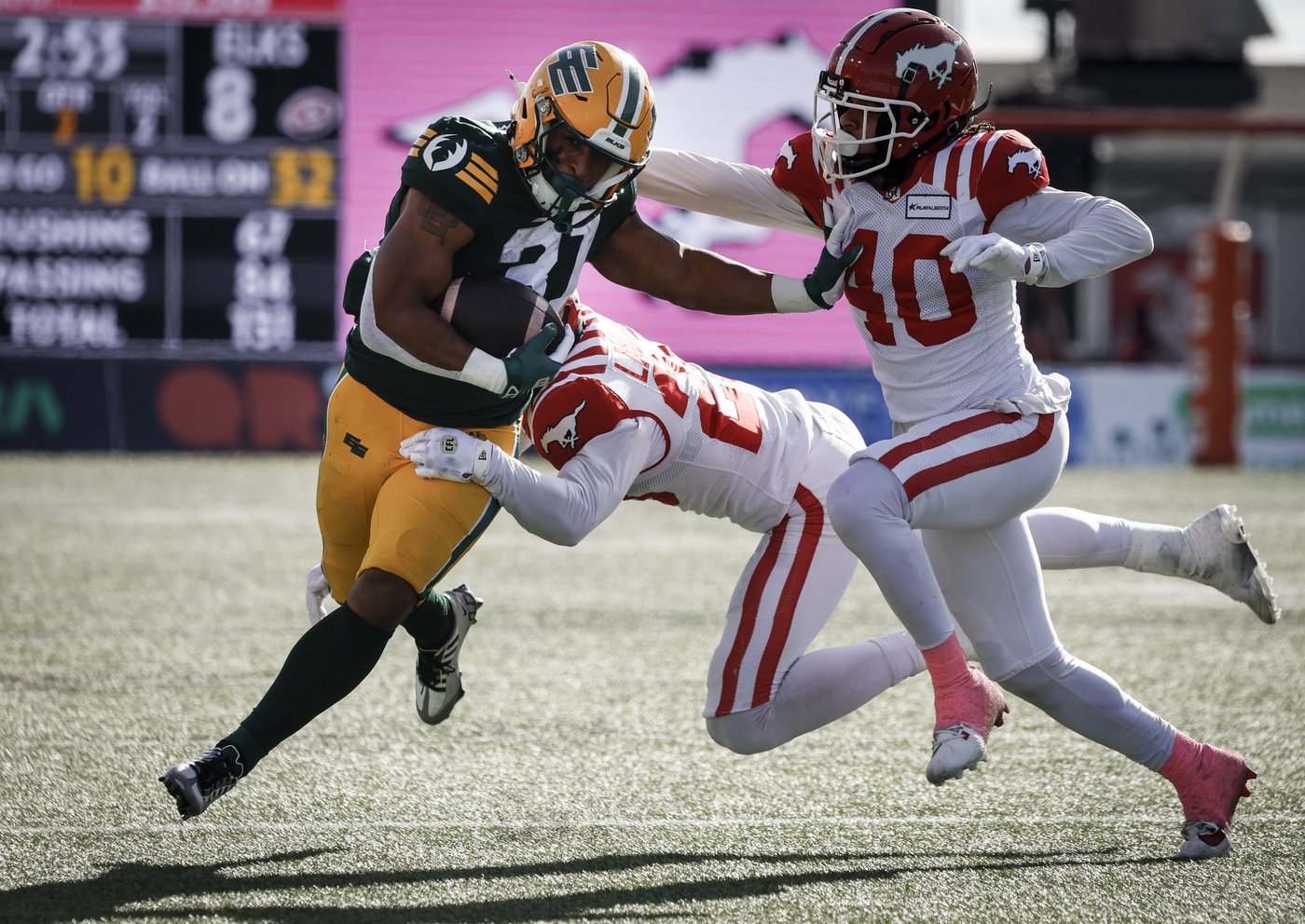 Lewis' late TD lifts Elks to 23-18 win, season series sweep of Stampeders | iNFOnews.ca Lewis' late TD lifts Elks to 23-18 win, season series sweep of Stampeders | iNFOnews.ca