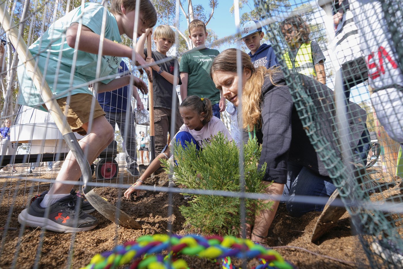 A Southern California school plants a 'Moon Tree' grown with seeds flown in space | iNFOnews.ca