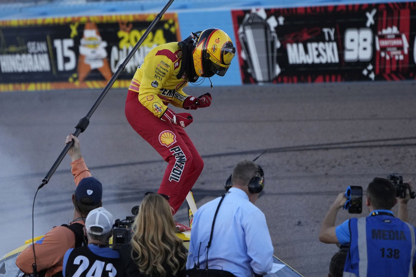 Joey Logano has rebuilt career and Team Penske organization while racing to 3rd NASCAR title | iNFOnews.ca Joey Logano has rebuilt career and Team Penske organization while racing to 3rd NASCAR title | iNFOnews.ca