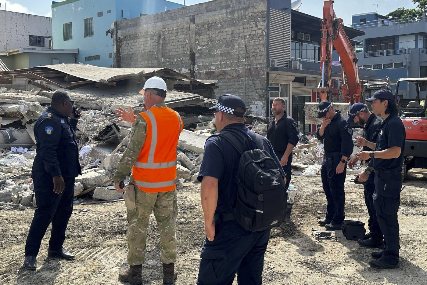 Number of dead and missing still unclear as first aid arrives in quake-hit Pacific nation of Vanuatu | iNFOnews.ca