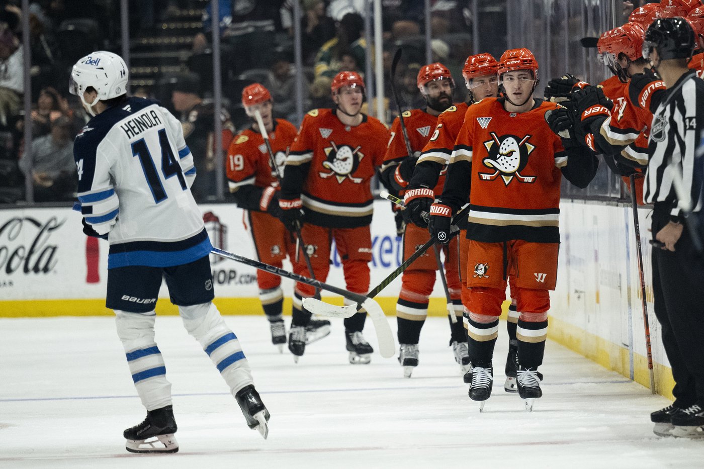 Troy Terry gets last-minute winner, Ducks' late rally stuns NHL-best Winnipeg 3-2 | iNFOnews.ca