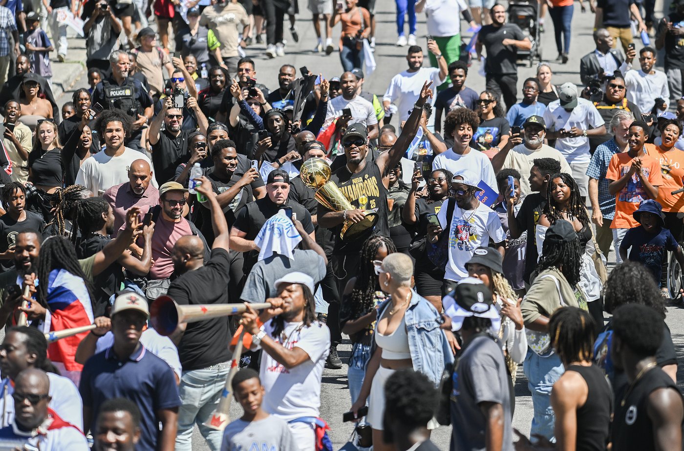 'Lu the champ': Fans pack Montreal North for Dort's NBA championship parade | iNFOnews.ca