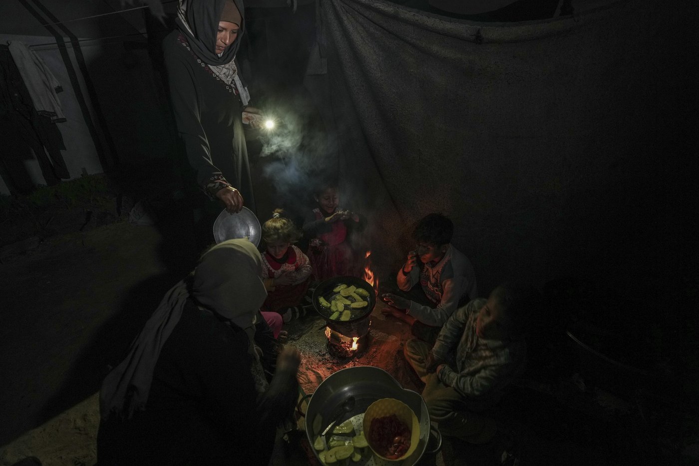 Winter is hitting Gaza and many Palestinians have little protection from the cold | iNFOnews.ca Winter is hitting Gaza and many Palestinians have little protection from the cold | iNFOnews.ca