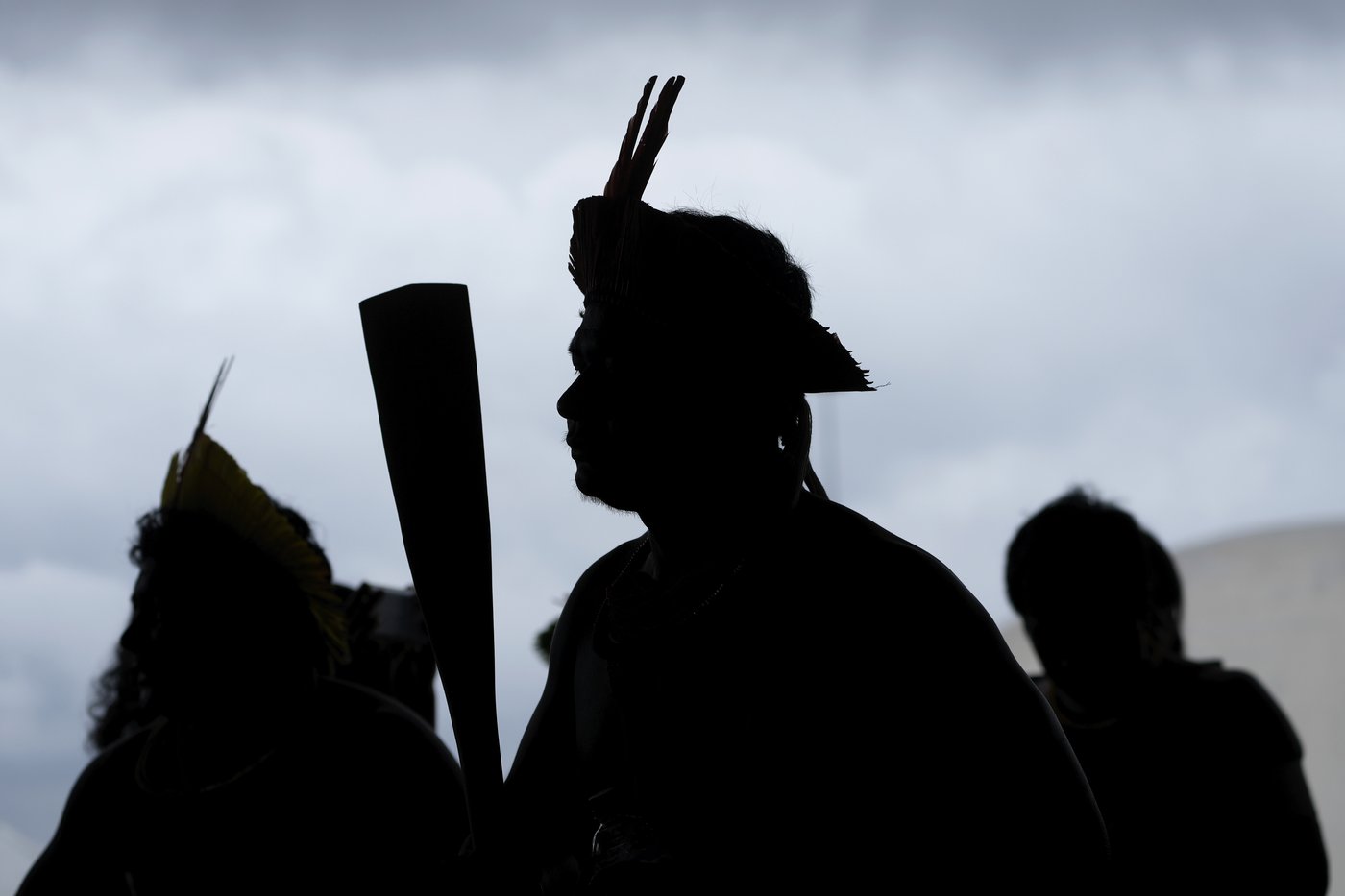 Indigenous people march in Brazil's capital against bill limiting land rights | iNFOnews.ca