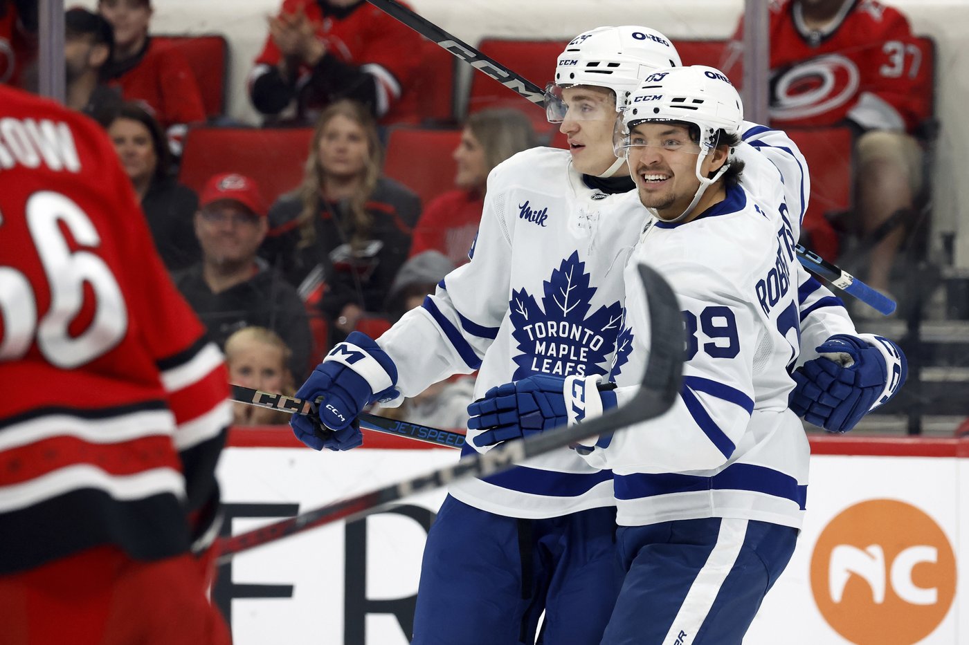 Maple Leafs defeat Hurricanes 4-1, move closer to Atlantic Division title | iNFOnews.ca Maple Leafs defeat Hurricanes 4-1, move closer to Atlantic Division title | iNFOnews.ca
