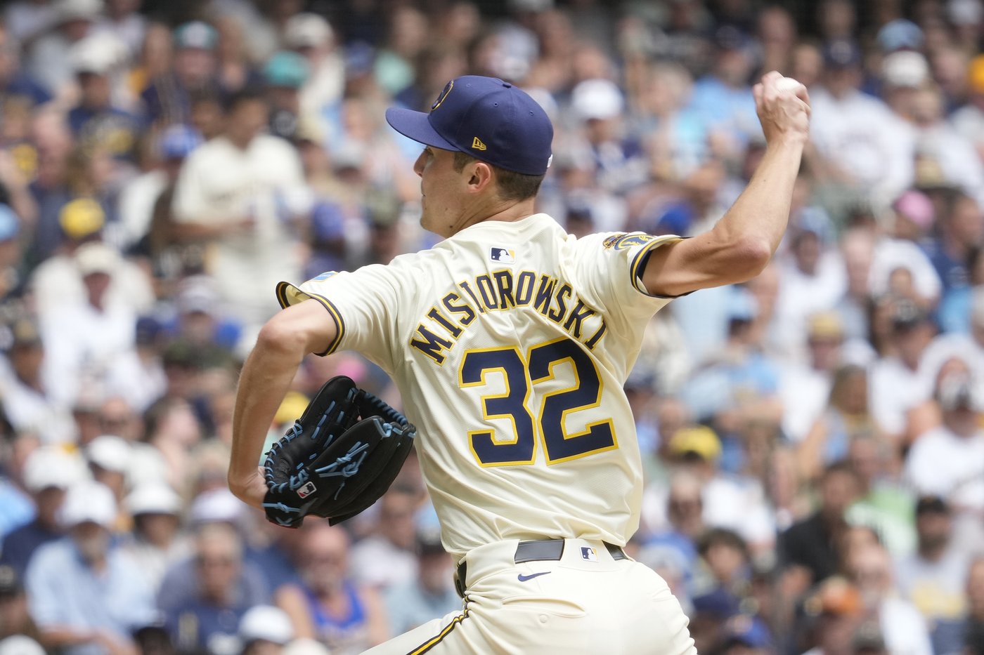 Misiorowski outduels Skenes in matchup of young NL pitching phenoms as Brewers top Pirates 4-2 | iNFOnews.ca Misiorowski outduels Skenes in matchup of young NL pitching phenoms as Brewers top Pirates 4-2 | iNFOnews.ca