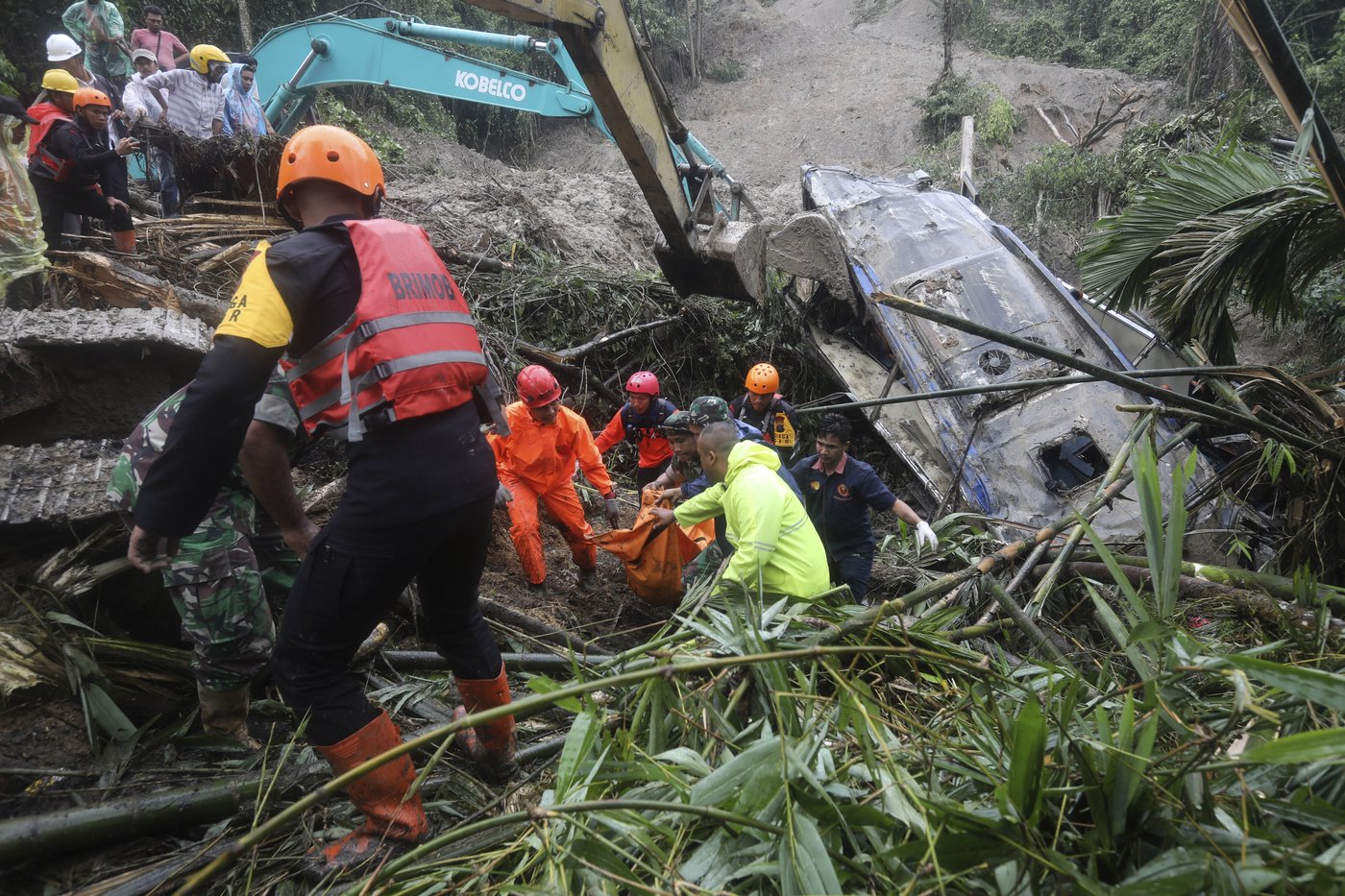 Landslide triggered by rain in Indonesia's Sumatra island kills at least 7 people | iNFOnews.ca Landslide triggered by rain in Indonesia's Sumatra island kills at least 7 people | iNFOnews.ca
