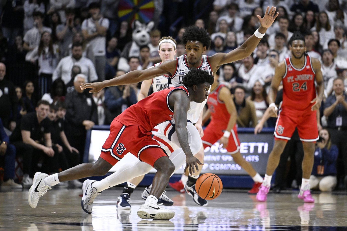 No. 12 St. John's beat No. 19 UConn for 10th straight win | iNFOnews.ca No. 12 St. John's beat No. 19 UConn for 10th straight win | iNFOnews.ca