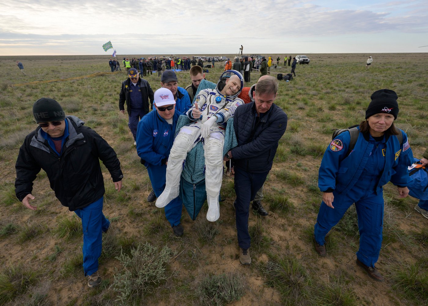 NASA's oldest astronaut felt the decades melt away in space before returning on his 70th birthday | iNFOnews.ca NASA's oldest astronaut felt the decades melt away in space before returning on his 70th birthday | iNFOnews.ca