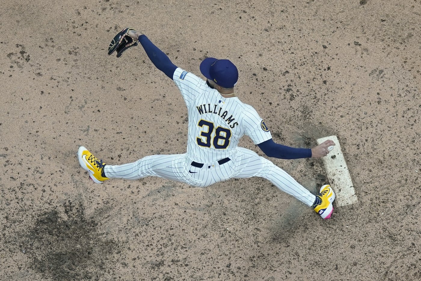 Brewers closer Devin Williams makes no excuses after Mets' stunning 9th-inning comeback | iNFOnews.ca Brewers closer Devin Williams makes no excuses after Mets' stunning 9th-inning comeback | iNFOnews.ca