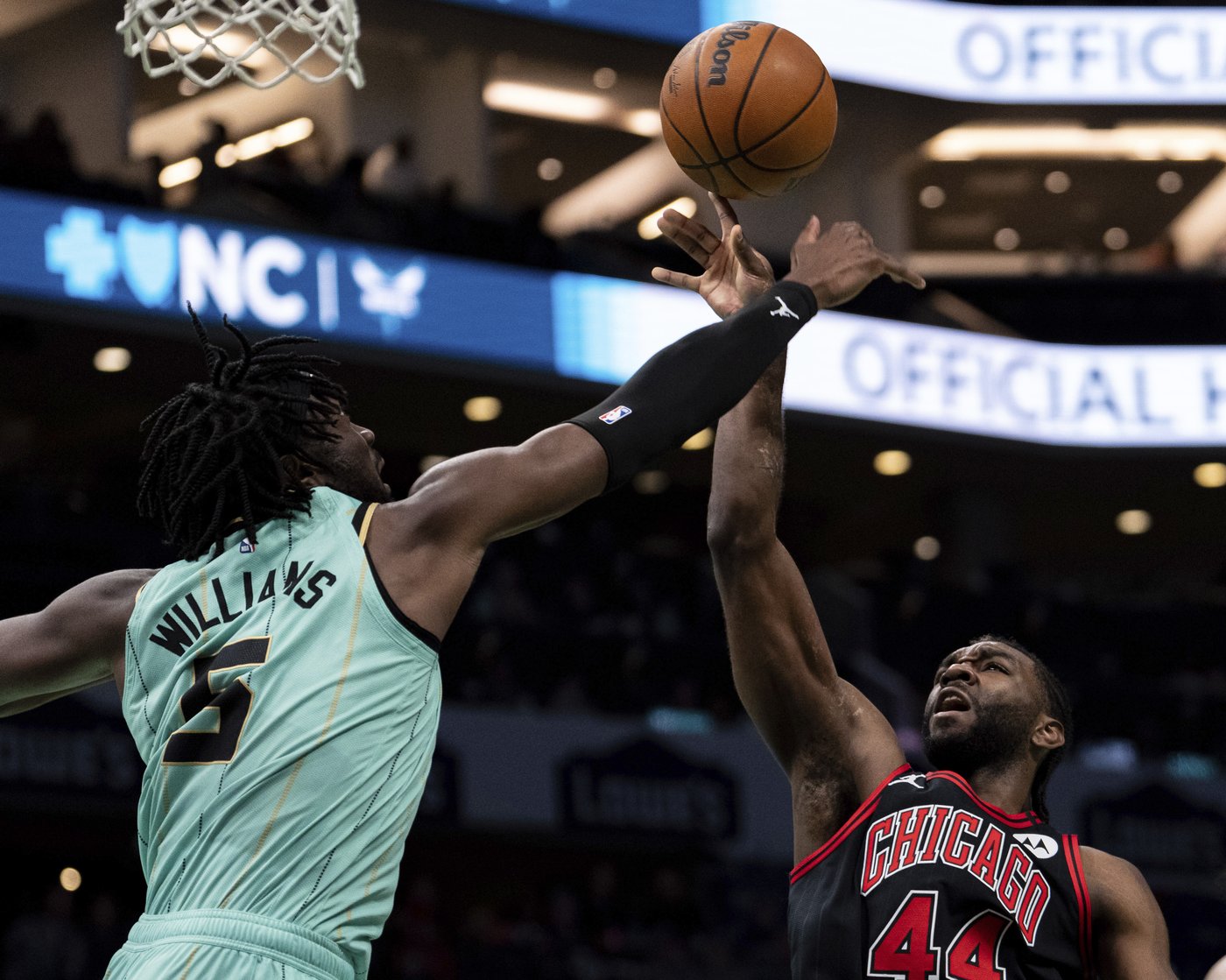 Coby White, Torrey Craig lead the Bulls past the Hornets in overtime, 115-108 | iNFOnews.ca Coby White, Torrey Craig lead the Bulls past the Hornets in overtime, 115-108 | iNFOnews.ca