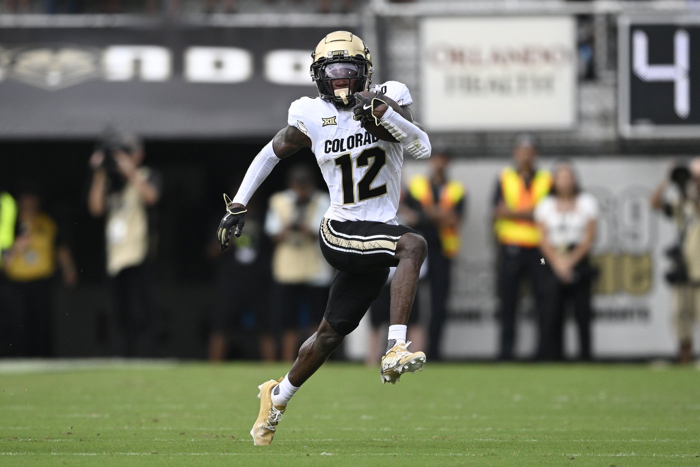Travis Hunter, the 2-way standout for Colorado, is the AP college football player of the year | iNFOnews.ca