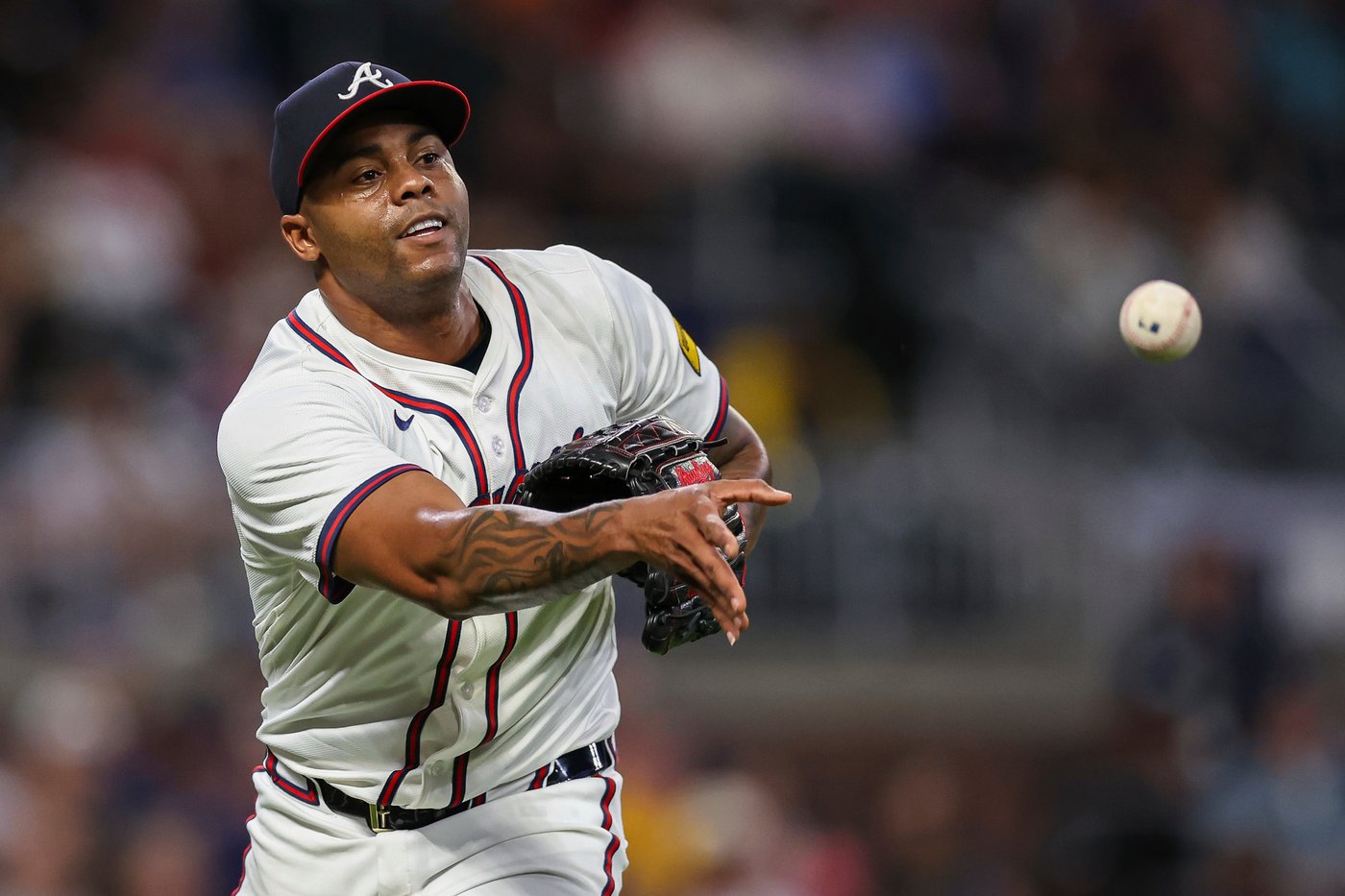 Braves re-sign veteran closer Raisel Iglesias to $16 million, 1-year deal | iNFOnews.ca Braves re-sign veteran closer Raisel Iglesias to $16 million, 1-year deal | iNFOnews.ca