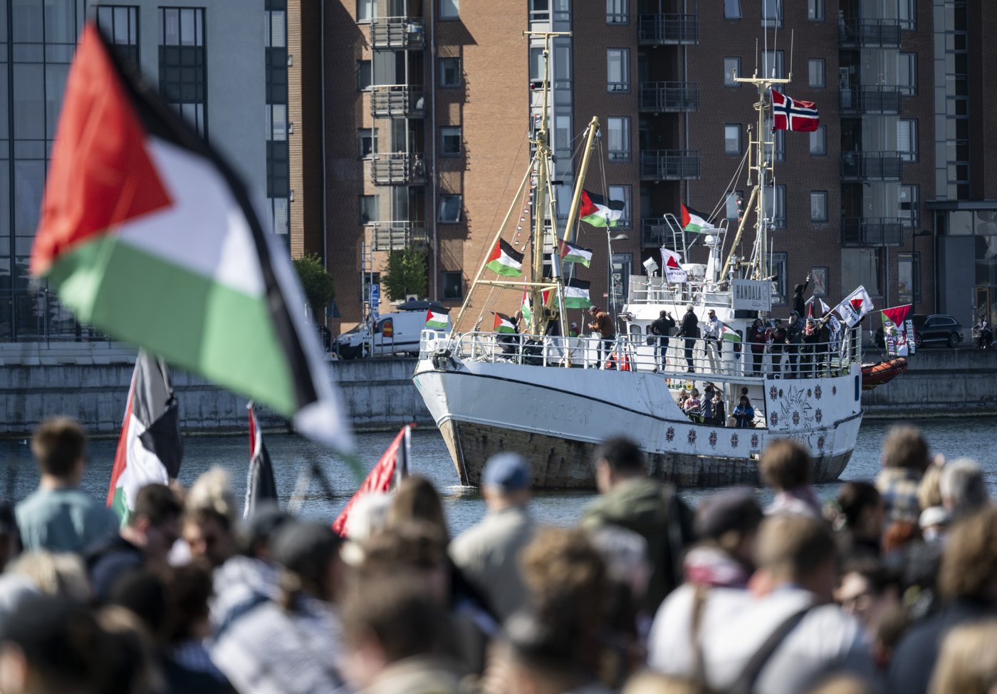 Israel again intercepts Gaza-bound ship carrying activists and humanitarian aid | iNFOnews.ca
