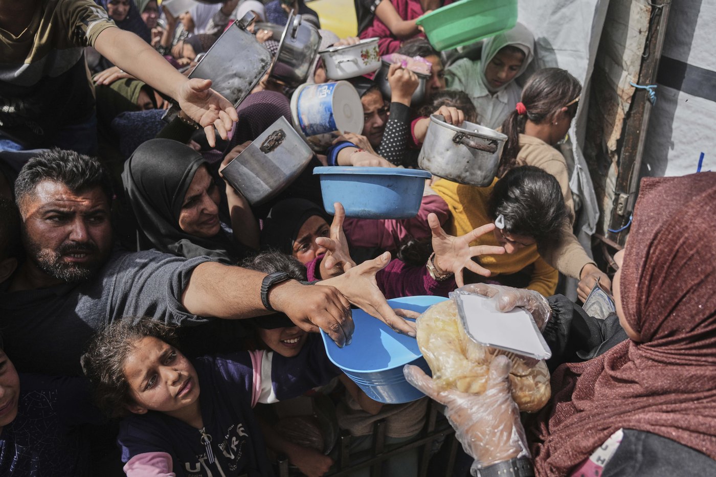 Groups fear Israeli proposal for controlling aid in Gaza will forcibly displace people | iNFOnews.ca