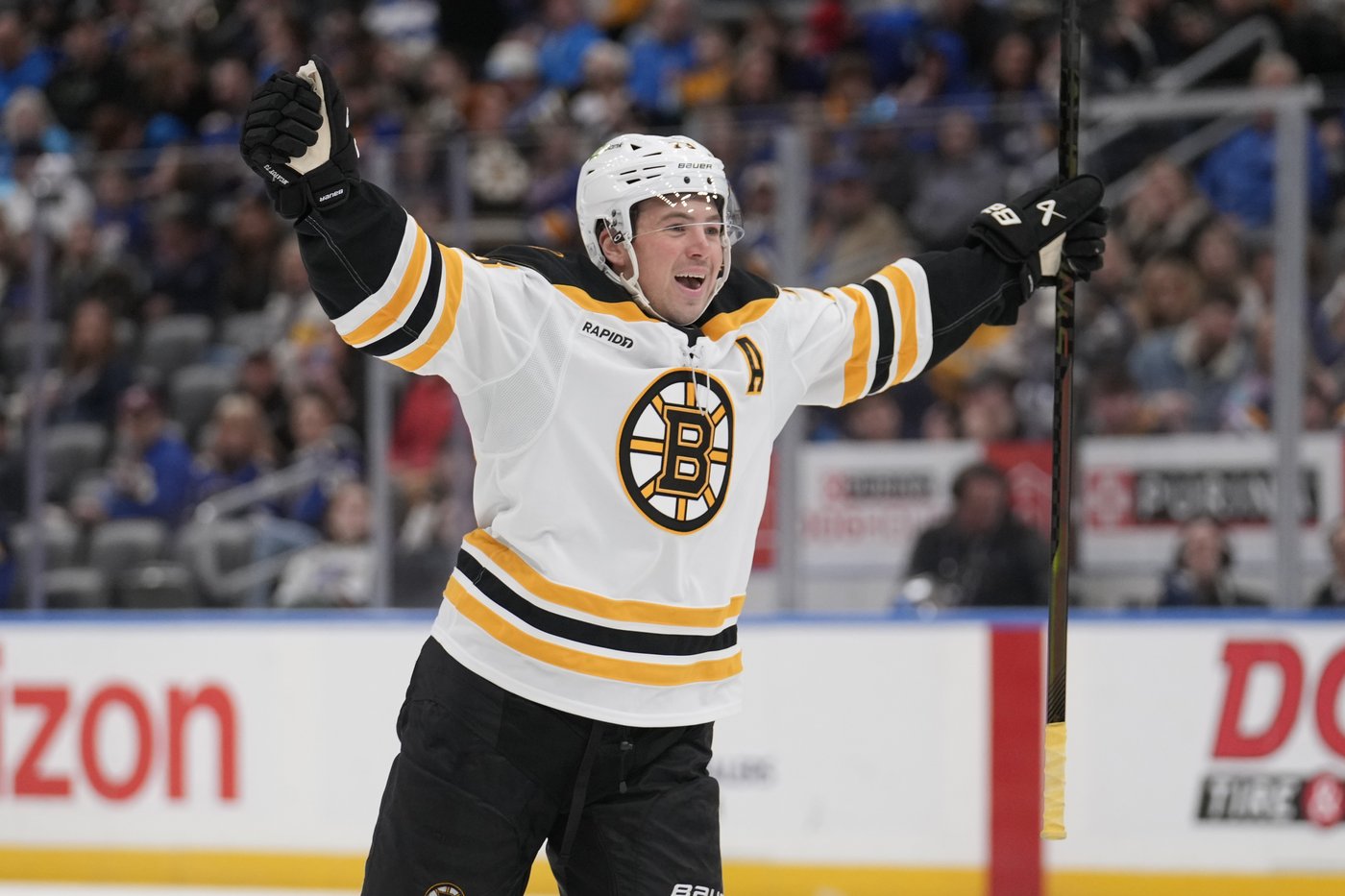 Pastrnak's goal completes rally as Bruins come back to stun Blues 3-2 | iNFOnews.ca Pastrnak's goal completes rally as Bruins come back to stun Blues 3-2 | iNFOnews.ca