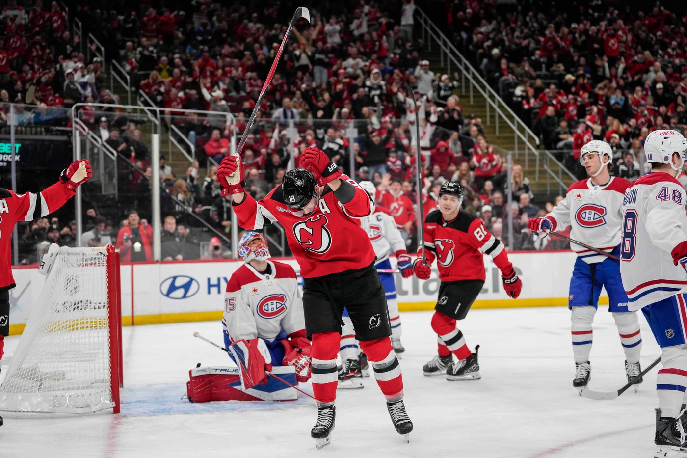 Bratt scores in overtime to give Devils 4-3 win over Canadiens | iNFOnews.ca
