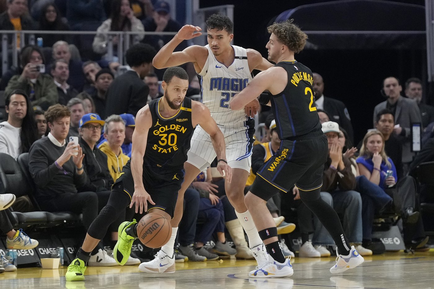 Wiggins scores 25, Curry adds 24 as Warriors battle back to beat Magic 104-99 | iNFOnews.ca Wiggins scores 25, Curry adds 24 as Warriors battle back to beat Magic 104-99 | iNFOnews.ca