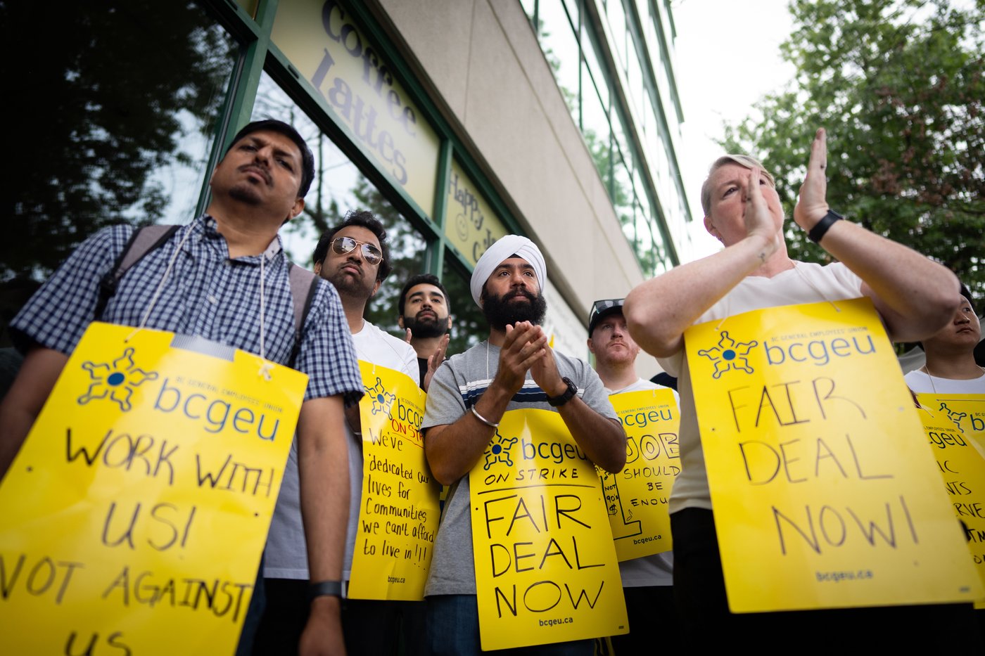 'Anxiety' for restaurateurs as B.C. job action escalates to liquor warehouses | iNFOnews.ca 'Anxiety' for restaurateurs as B.C. job action escalates to liquor warehouses | iNFOnews.ca