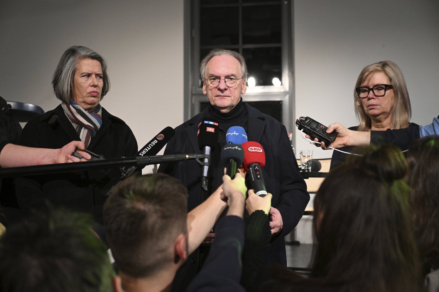 Germans mourn attack on Christmas market with no answers about why | iNFOnews.ca