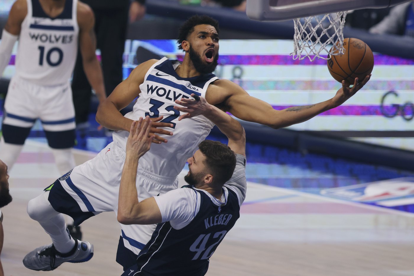 Karl-Anthony Towns bringing youth basketball facility to Dominican Republic, his mother's homeland | iNFOnews.ca Karl-Anthony Towns bringing youth basketball facility to Dominican Republic, his mother's homeland | iNFOnews.ca