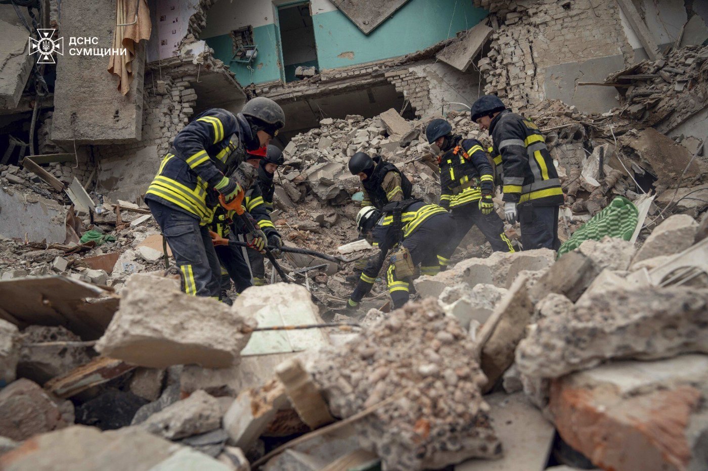 Ukraine fires several US-made longer-range missiles into Russia for the first time | iNFOnews.ca Ukraine fires several US-made longer-range missiles into Russia for the first time | iNFOnews.ca