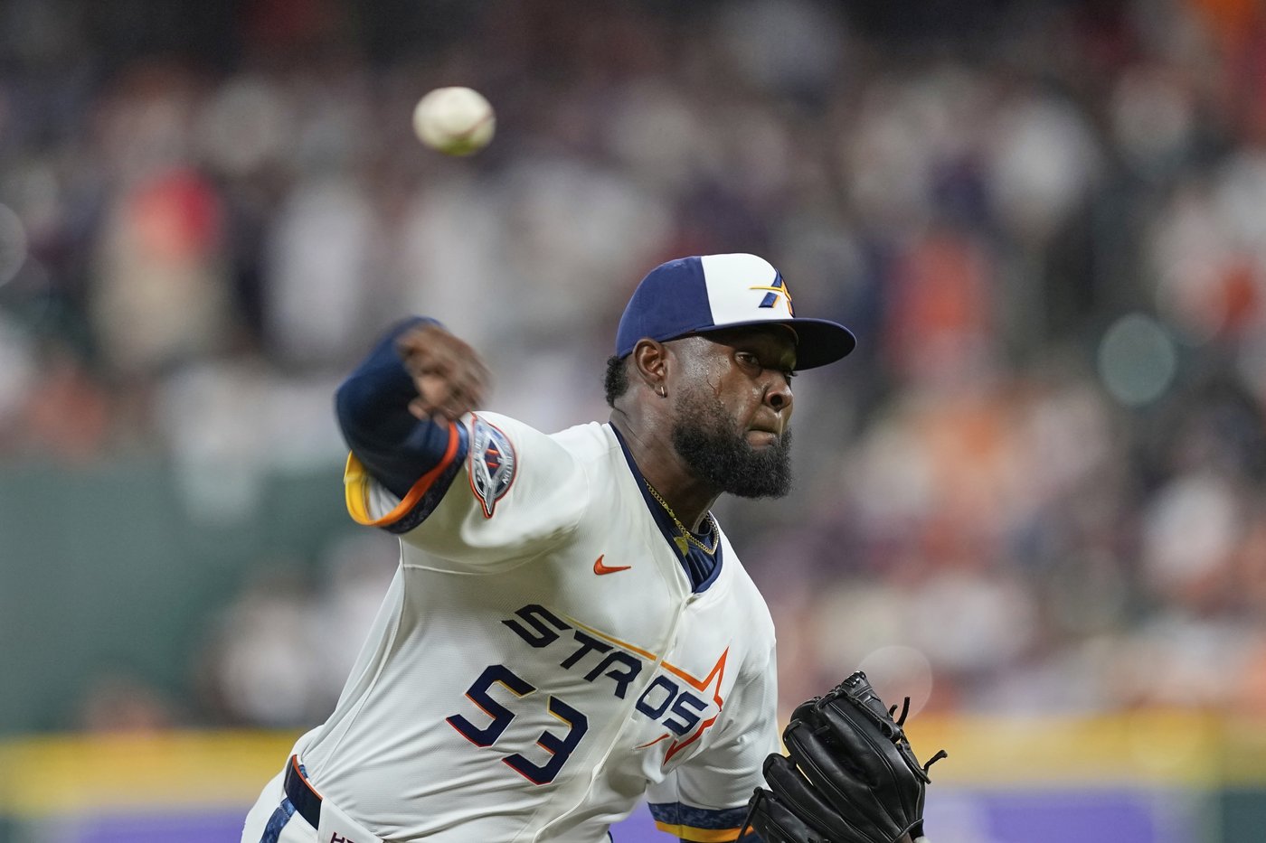 Astros hold off Red Sox rally for 7-6 win, Urías and McCormick homer | iNFOnews.ca