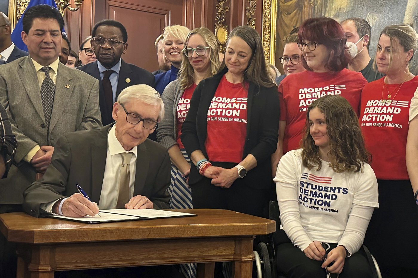 Wisconsin's governor creates new violence-prevention office in wake of school shooting | iNFOnews.ca Wisconsin's governor creates new violence-prevention office in wake of school shooting | iNFOnews.ca