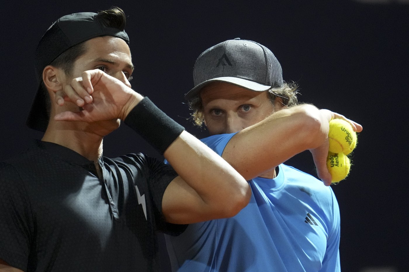 Diego Forlán's debut in professional tennis begins with a doubles loss at the Uruguay Open | iNFOnews.ca Diego Forlán's debut in professional tennis begins with a doubles loss at the Uruguay Open | iNFOnews.ca