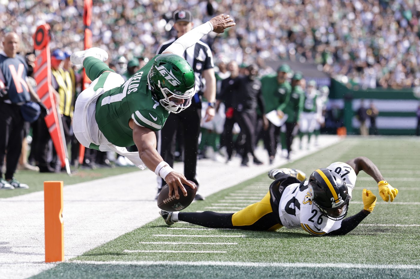 From doubts to dazzling: Justin Fields' impressive Jets debut a bright spot in season-opening loss | iNFOnews.ca From doubts to dazzling: Justin Fields' impressive Jets debut a bright spot in season-opening loss | iNFOnews.ca