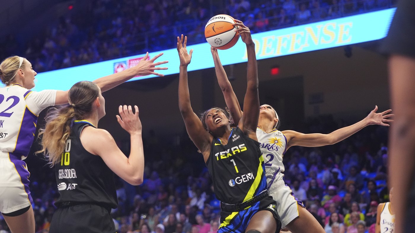 Plum scores 28, Sparks withstand Wings' late run to win as Bueckers misses potential winner | iNFOnews.ca Plum scores 28, Sparks withstand Wings' late run to win as Bueckers misses potential winner | iNFOnews.ca