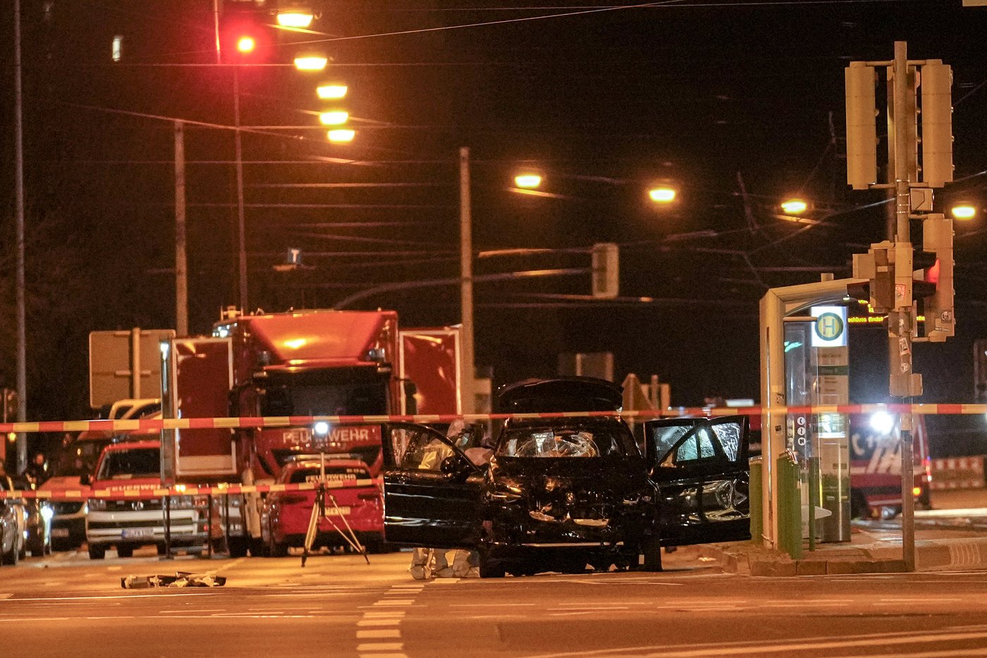 Germans mourn attack on Christmas market with no answers about why | iNFOnews.ca