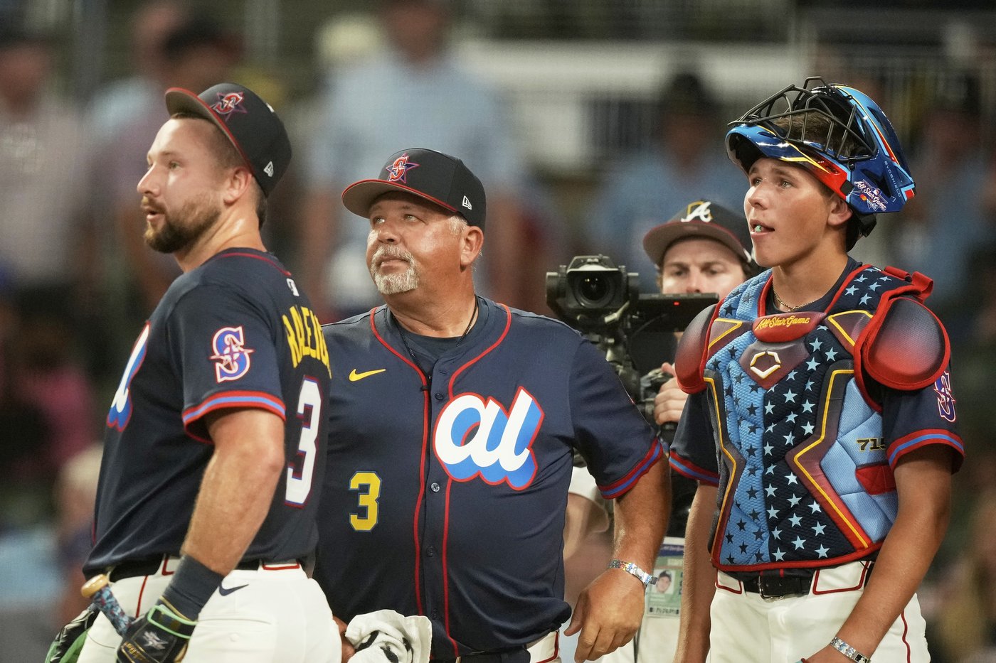 With family support, Cal Raleigh becomes first catcher, switch-hitter to win Home Run Derby | iNFOnews.ca With family support, Cal Raleigh becomes first catcher, switch-hitter to win Home Run Derby | iNFOnews.ca