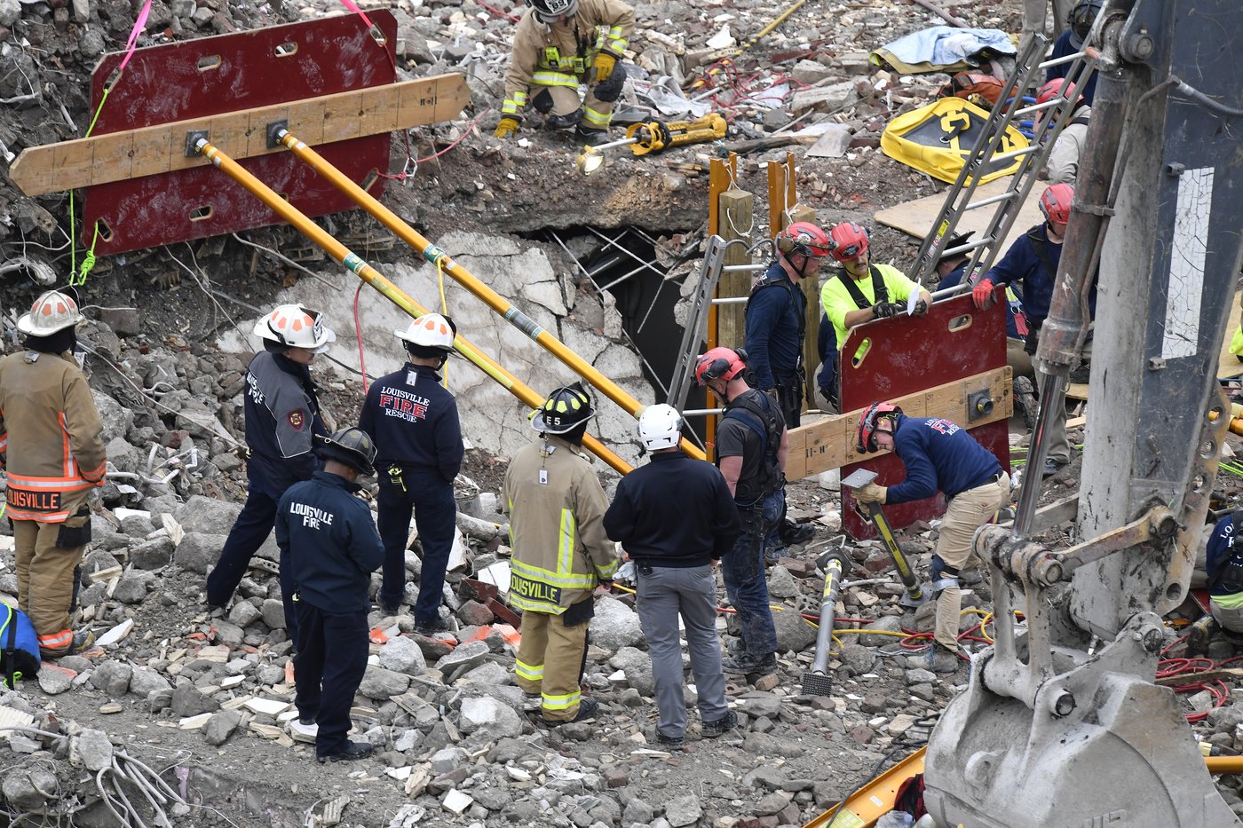 Worker rescued from rubble after construction accident in Kentucky | iNFOnews.ca Worker rescued from rubble after construction accident in Kentucky | iNFOnews.ca