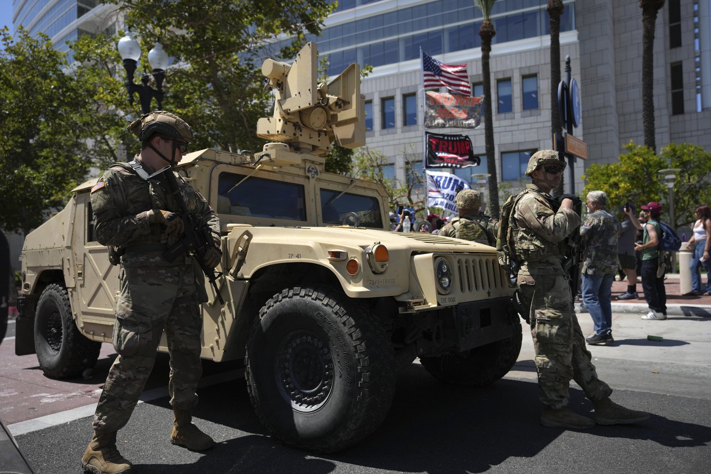 Judge asks if troops in Los Angeles are violating the Posse Comitatus Act | iNFOnews.ca
