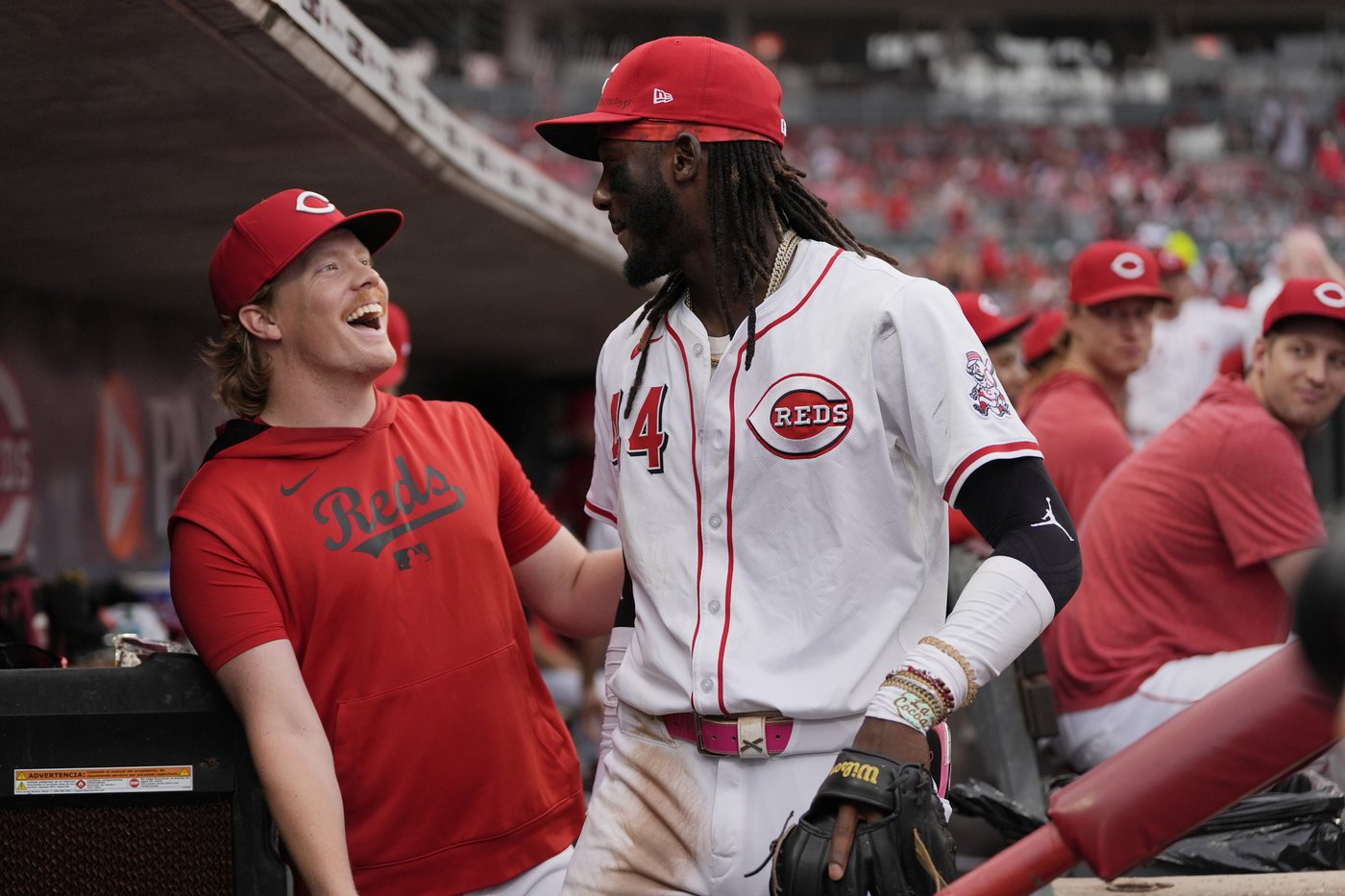 Marlins extend road winning streak to 11 with 12-2 win over Reds | iNFOnews.ca