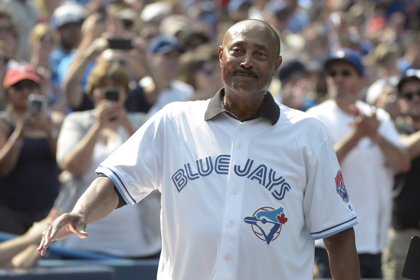 Jays look to past World Series glory with Gaston, Carter, set to throw first pitches | iNFOnews.ca