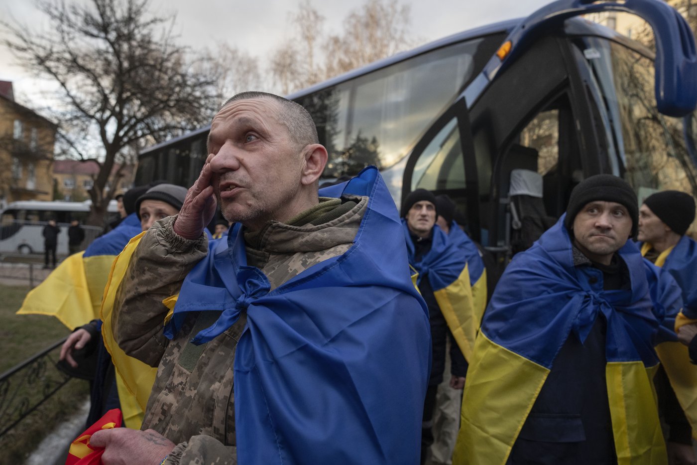 Russia and Ukraine swap hundreds of prisoners in one of the war's largest exchanges | iNFOnews.ca